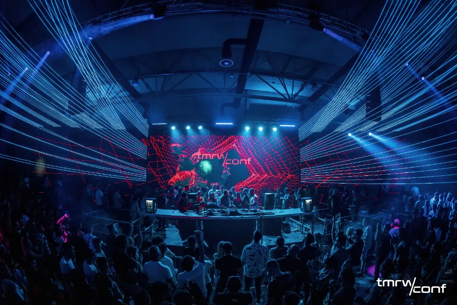 Laser show above the crowd